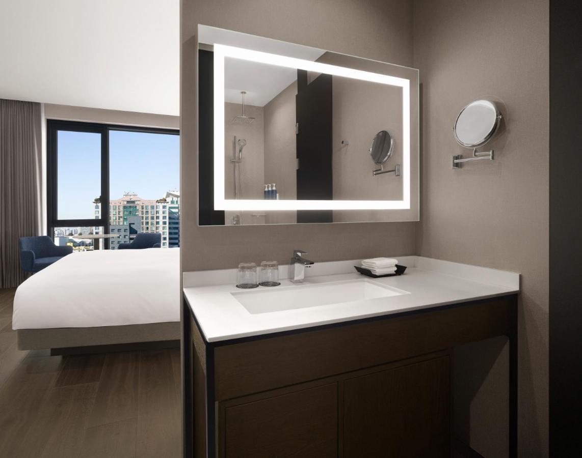 Four Points By Sheraton Suwon Eksteriør billede