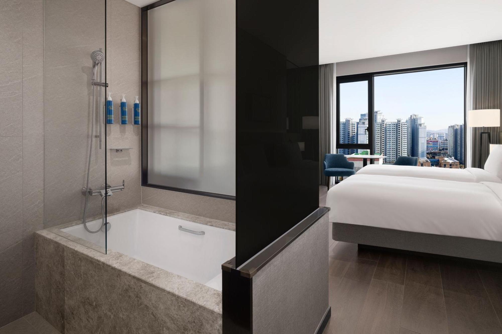 Four Points By Sheraton Suwon Eksteriør billede