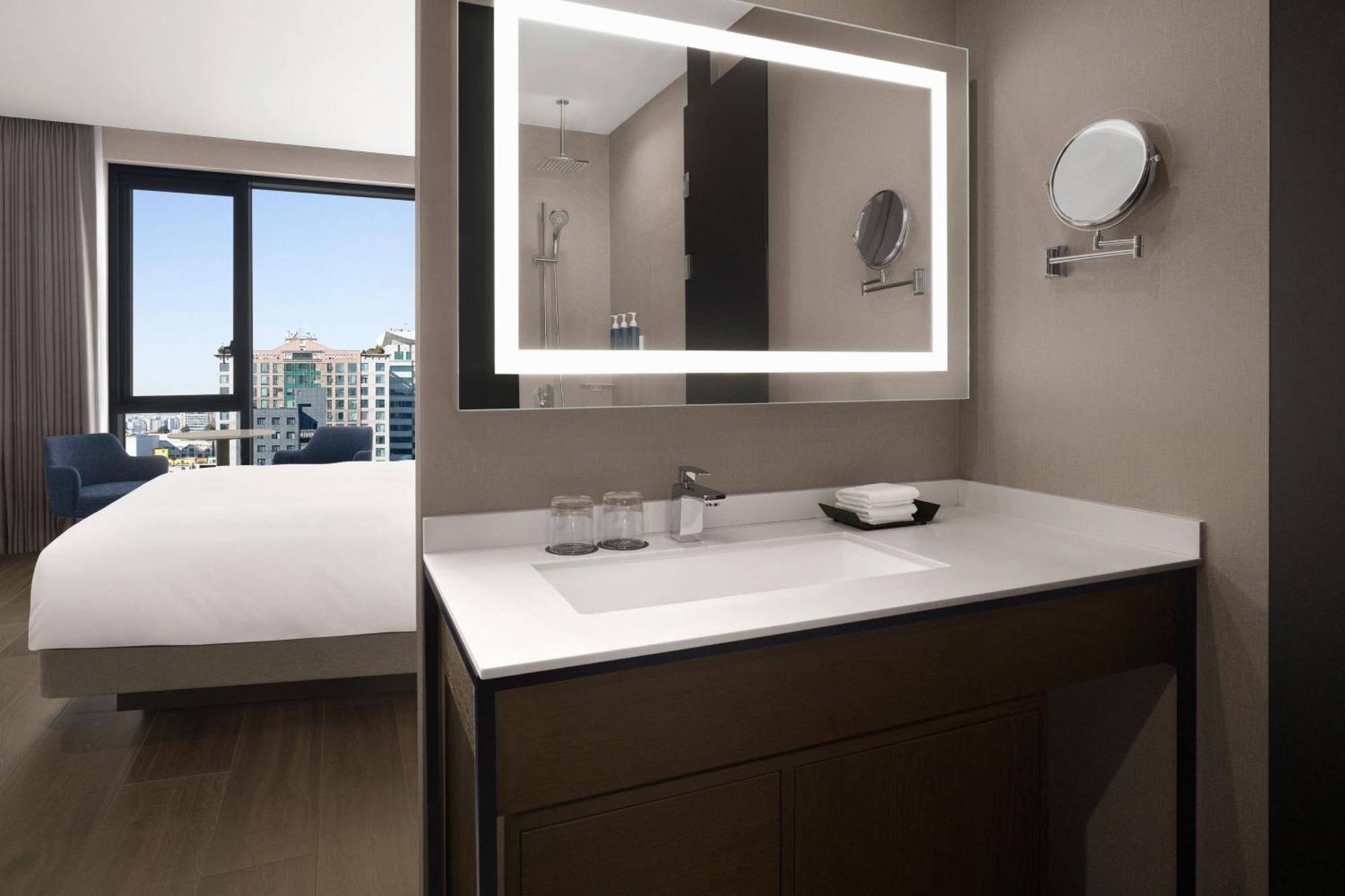 Four Points By Sheraton Suwon Eksteriør billede